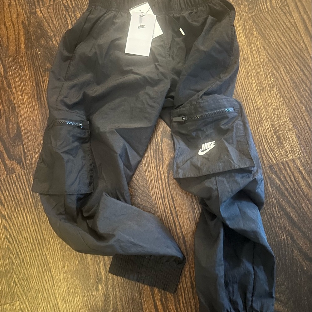 Nike girls cargo pants L parachute sport black